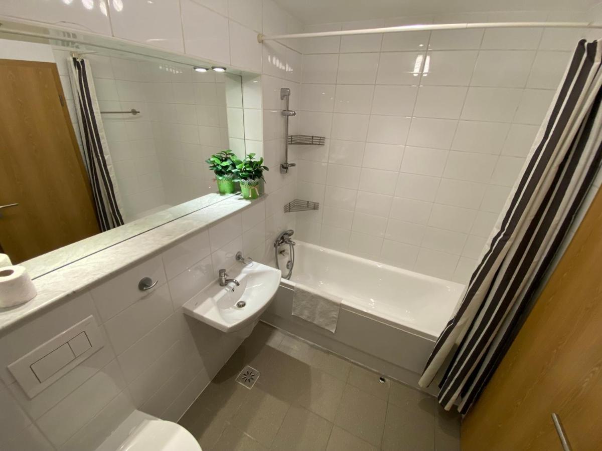 Green Apartment 214 With Private Parking Βουκουρέστι Εξωτερικό φωτογραφία
