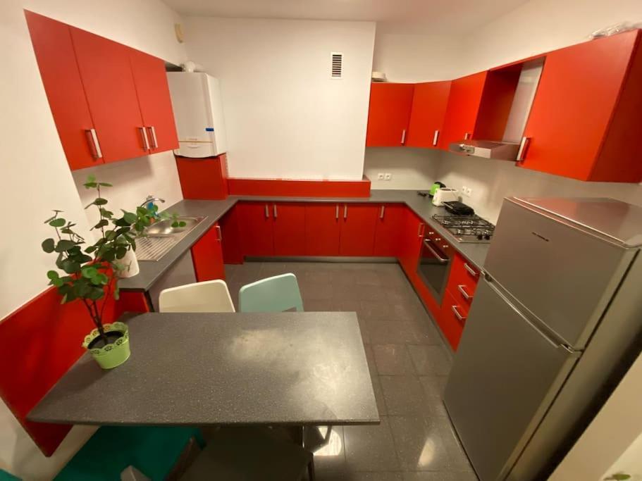 Green Apartment 214 With Private Parking Βουκουρέστι Εξωτερικό φωτογραφία