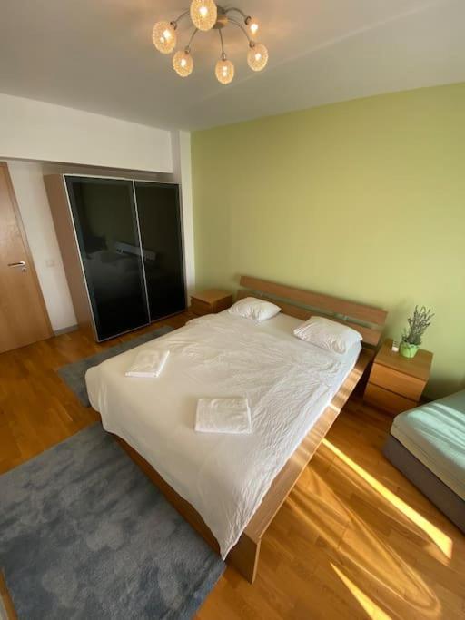 Green Apartment 214 With Private Parking Βουκουρέστι Εξωτερικό φωτογραφία