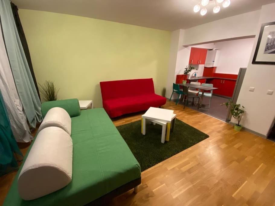 Green Apartment 214 With Private Parking Βουκουρέστι Εξωτερικό φωτογραφία